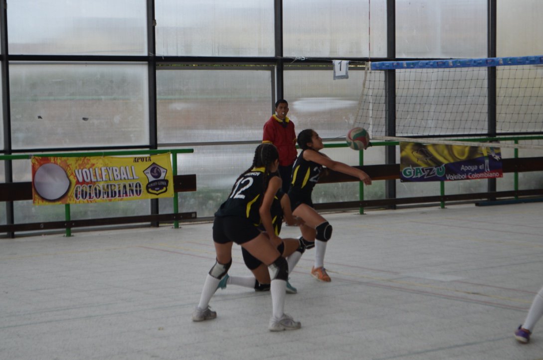 Gazu_cliente's tweet photo. Seguimos en Festinal Voley. Dia 2 !!! https://t.co/4TQhetD21A