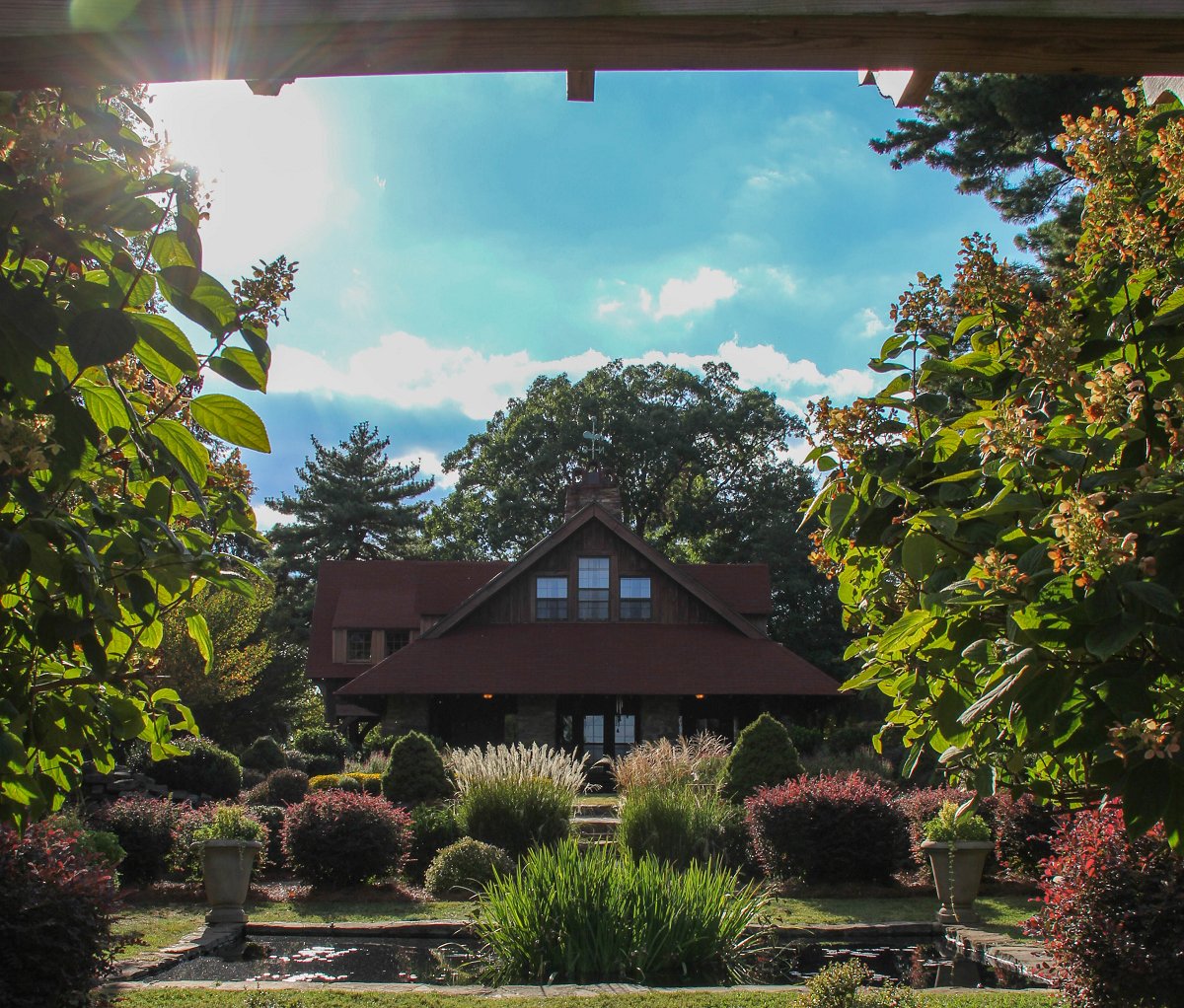 berrycollege's tweet photo. Have you been enjoying this gorgeous weather as much as we have? #sceneatberry #fallatberry #sunny https://t.co/33KwrxW4fw