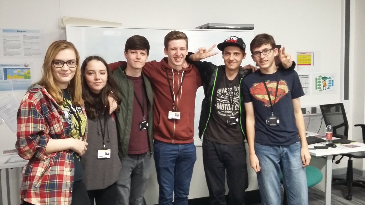 CompAtClarendon's tweet photo. @ProSyndicate Hi Tom, some of my lovely learners would like to say hi to you. They stayed late helping at the open evening. #CSOpenEve. https://t.co/JHk9Ll3yDP