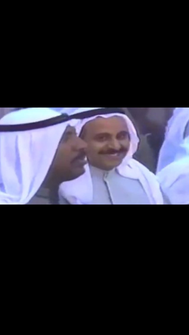 #كيف_تعرف_صاحبك_الحقيقي
الصاحب الحقيقي هومن ينظرلك بكل فخر وعزه ونوماس وبالفطره هذه الصوره دليل رحم الله الاثنين..