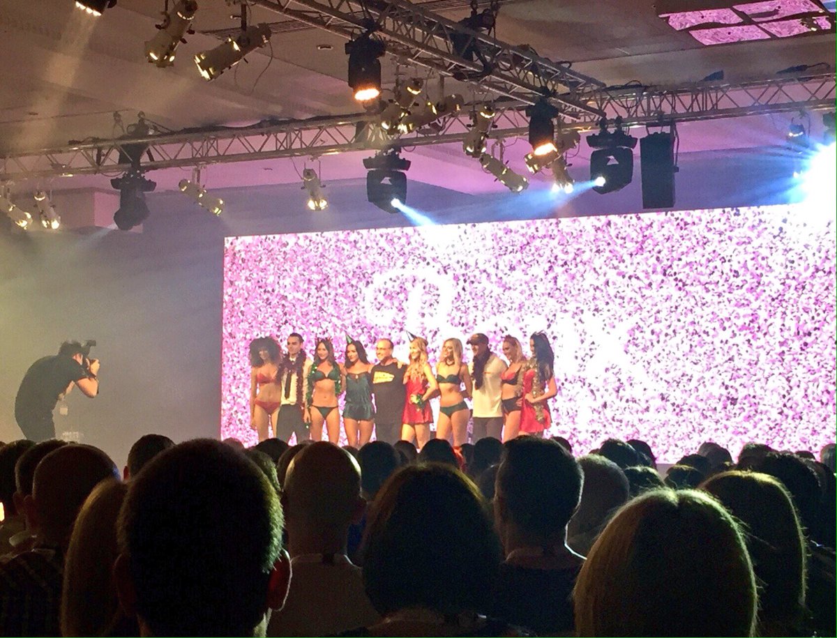 What a great show for <a href="/BouxAvenue/">Boux Avenue</a> tonight 💖🎀👙 thank you <a href="/TheoPaphitis/">Theo Paphitis</a> <a href="/1AndyTurner/">Andy Turner Official</a> for having us 💋❤️