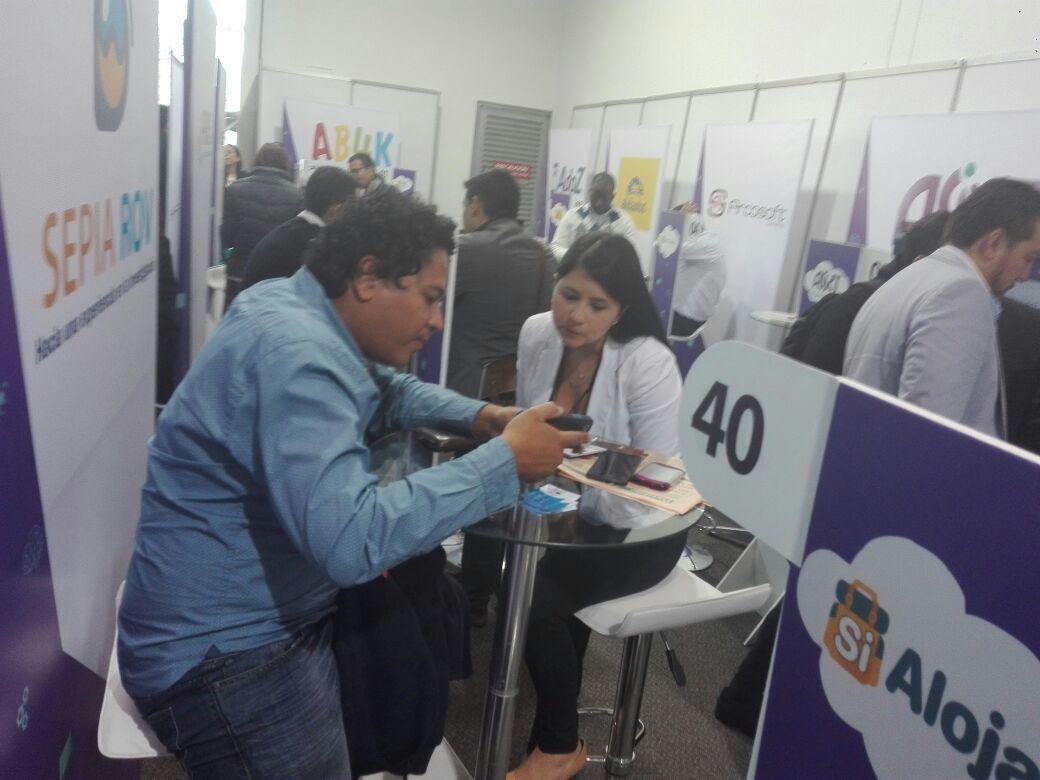 MacondoLab's tweet photo. Hoy en @Col4punto0 con nuestros emprendedores, cada día se avanza más y se logran más acuerdos @Ministerio_TIC @AppsCo https://t.co/G4tNP008FB