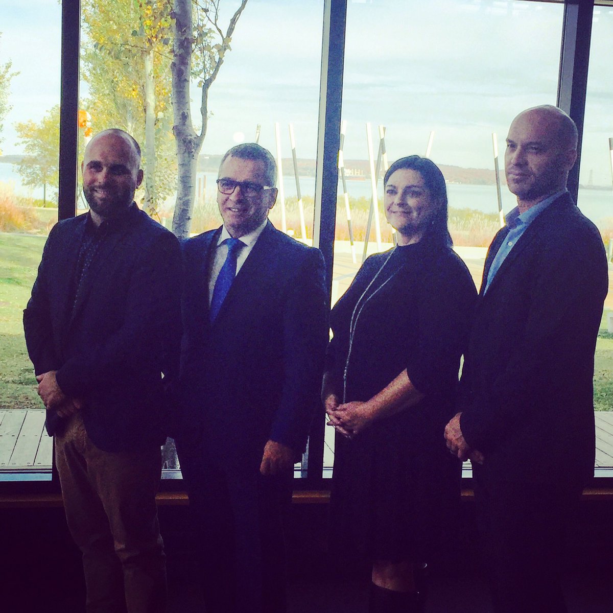 SunLifeQC's tweet photo. Toute l'#EquipeSunLifeQC est fière du succès de la programmation estivale #OasisSunLifeQC et du partenariat avec la @baiebeauport. 🔆👏🏻⛱ https://t.co/1KsXJRZV4O