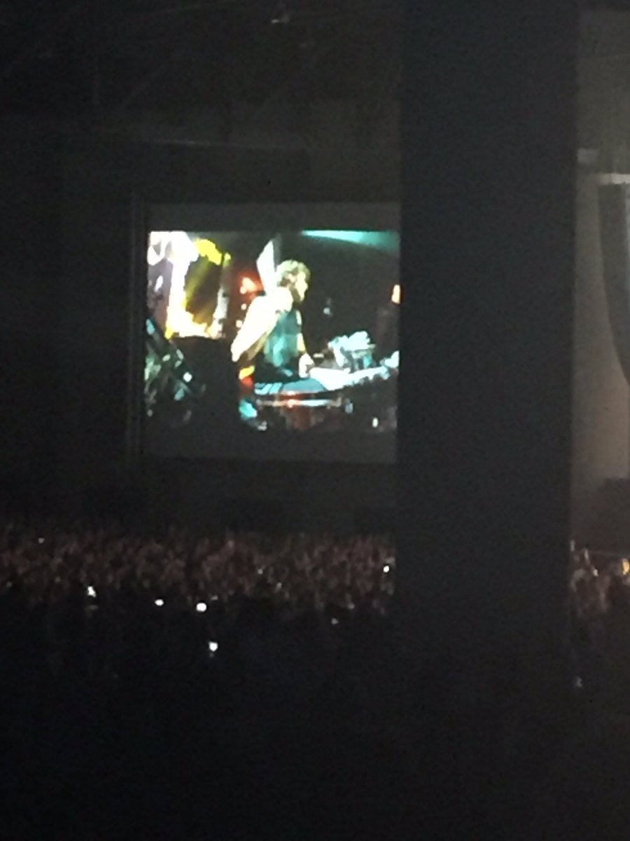 kayIeighanne's tweet photo. can @5SOS take me back to #SLFLAtlanta? https://t.co/WOBLlVu9kA