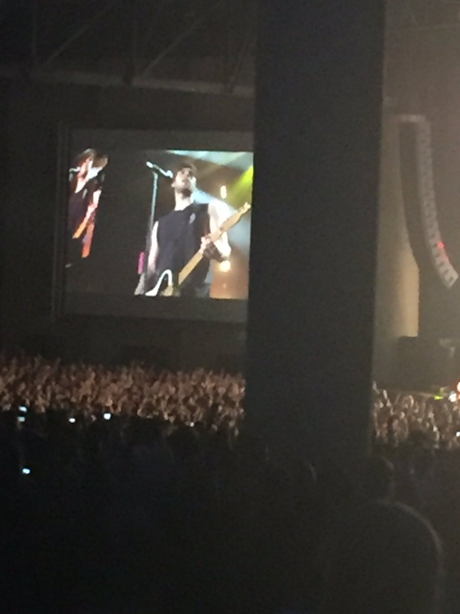 kayIeighanne's tweet photo. can @5SOS take me back to #SLFLAtlanta? https://t.co/WOBLlVu9kA