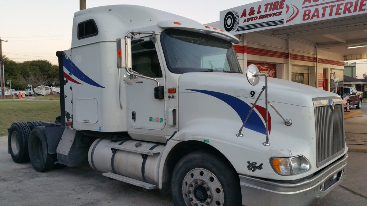 ALTireAuto's tweet image. Another truck ready to work with Sailun tires. @SailunTires #SailunS605 #crestfinancing #$40down