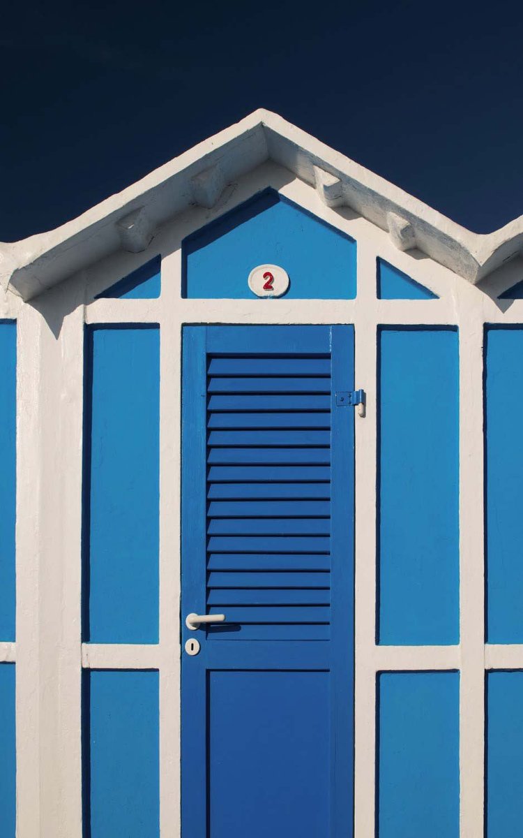 Plage de #Verdun aura du mobilier urbain coloré, des hamacs, des cabines de plage et bibliothèque par <a href="/judithportier/">Judith Portier</a>