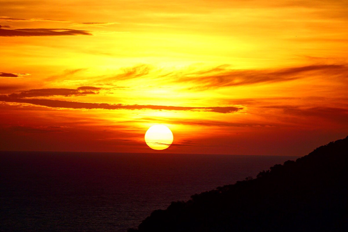 DanielHabif's tweet photo. Les comparto unas fotos que tomé del atardecer de @AcapulcoGob que hermosura es México #NMDPr https://t.co/p6esdMq5yg