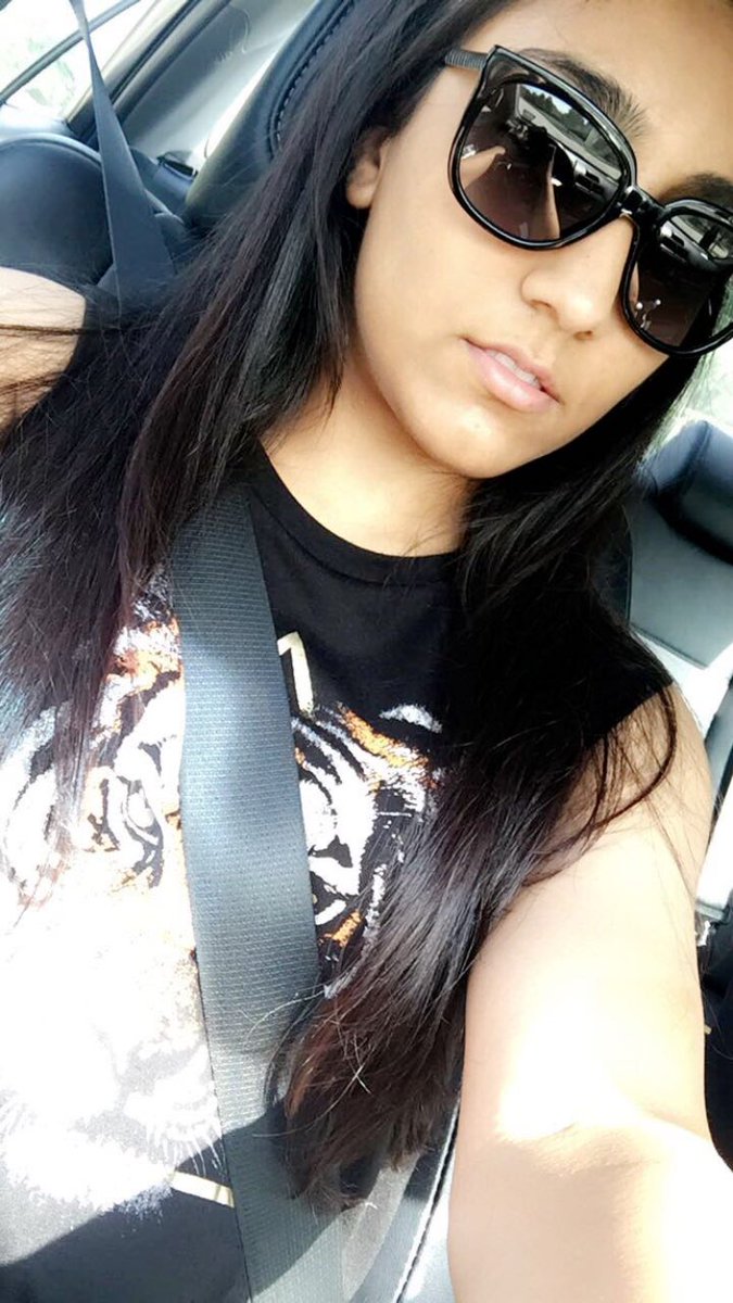 jsidhu13's tweet image. #punjabibeauty #whynot #samepose