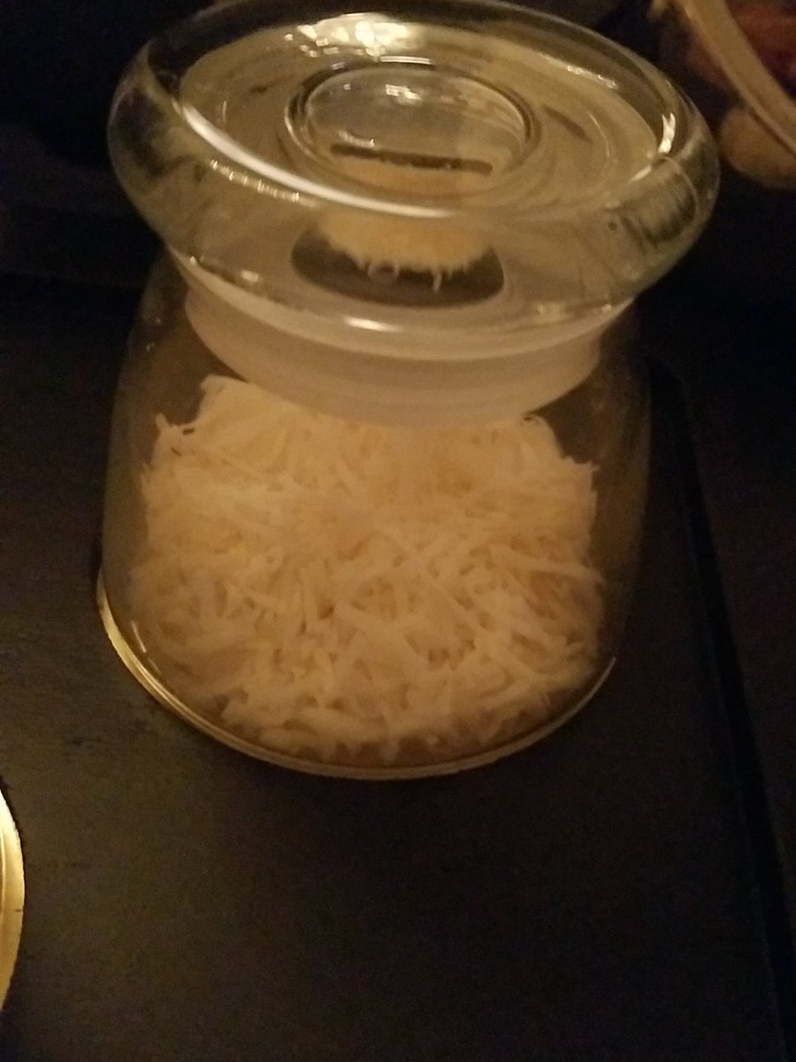 KashlanRamsey's tweet photo. That coconut aroma is amazing #RaiseTheMacallan https://t.co/uIUNFODqwS