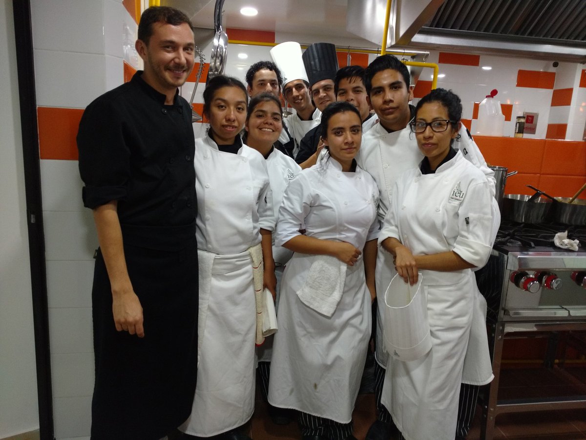 IEU Universidad tweet media