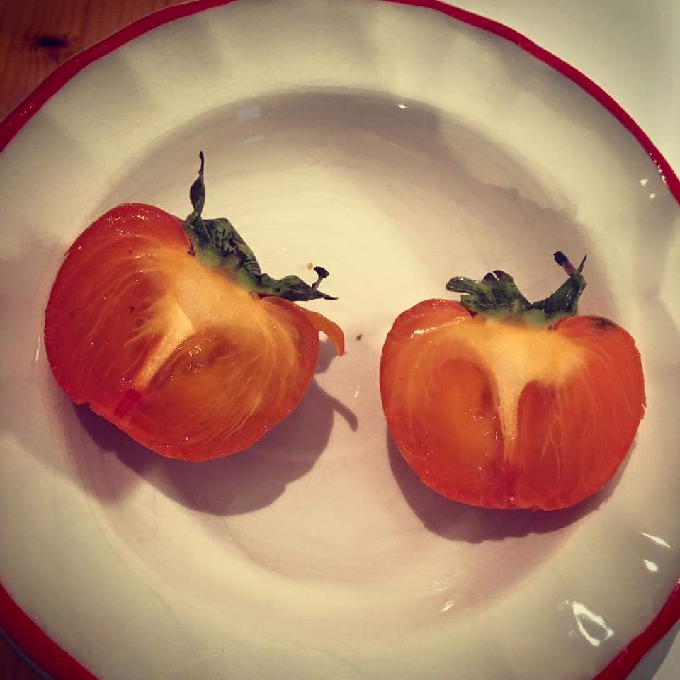 Ad Alberto che ci porta i frutti del suo albero, all'autunno che prende il sopravvento, a un #coworking felice. 🍂🍁 #coworkingasud