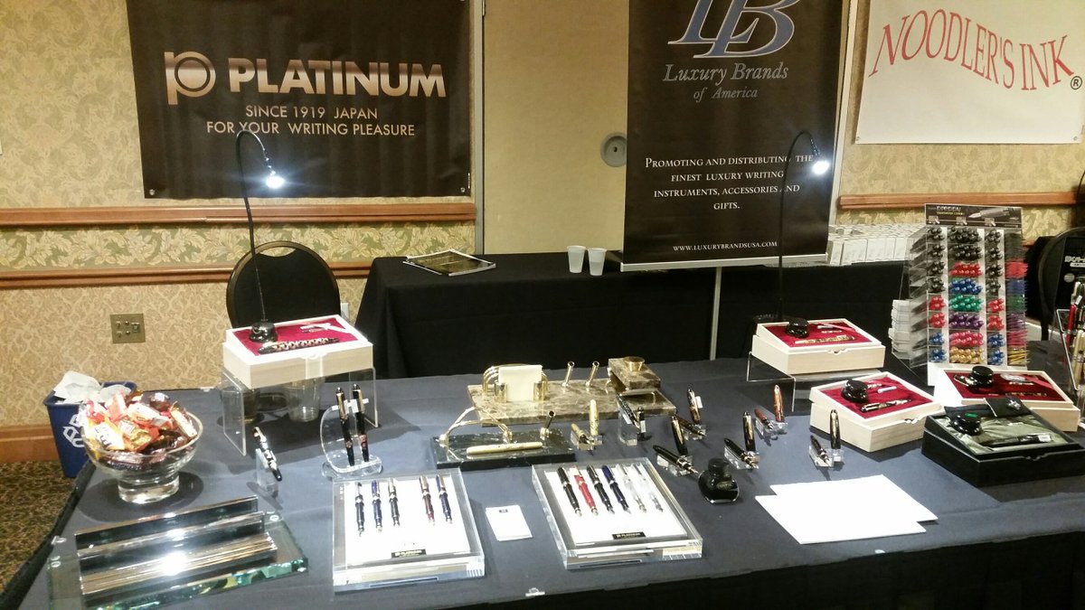 LuxuryBrandsUSA's tweet photo. The Colorado Pens Show was a great time for all #copenshow2016 ! Platinum Previews and more https://t.co/L98UBgyxD5