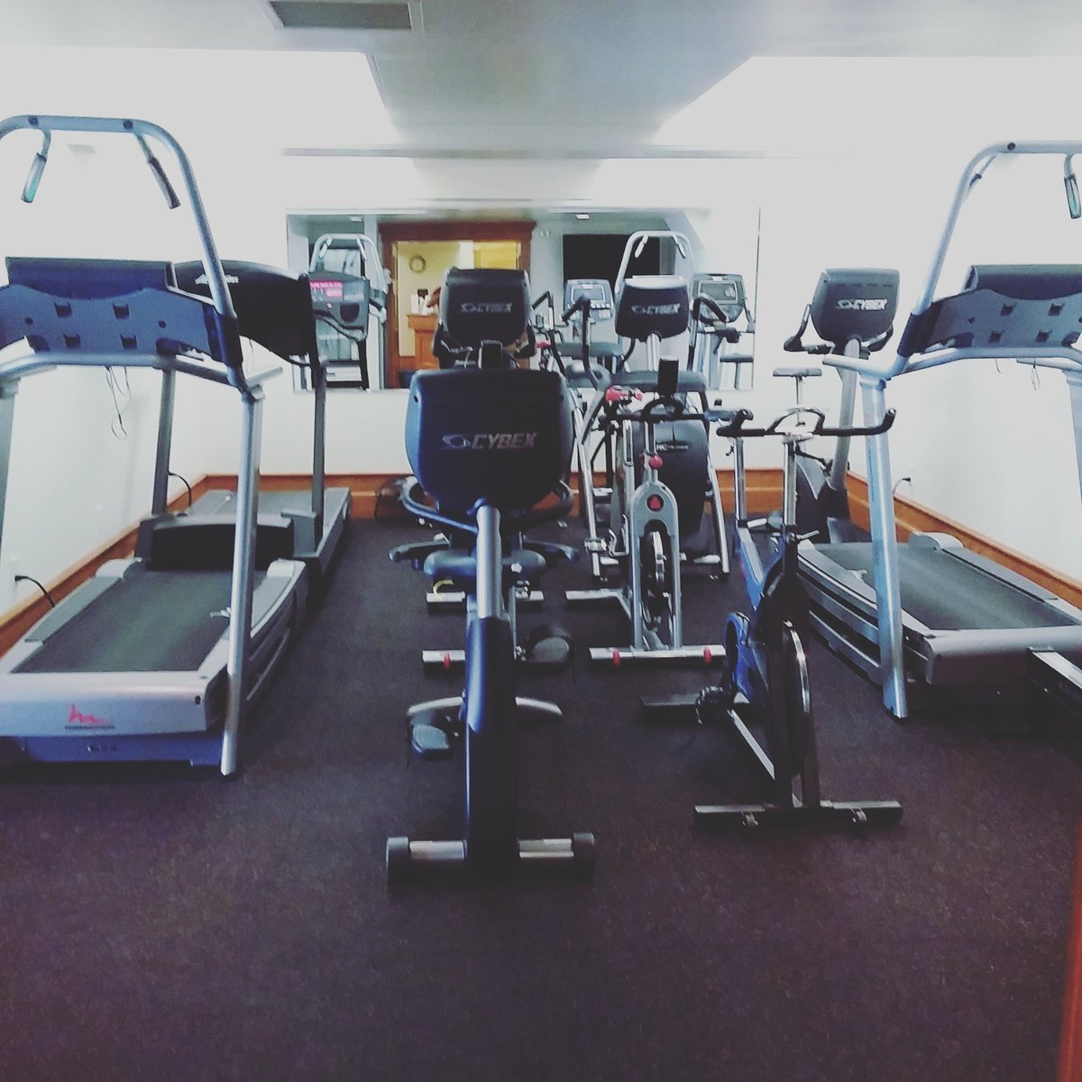 AltaClub1883's tweet photo. Cold weather is coming. If outdoor exercise is your passion, keep it up through the winter with us. #AC1883 https://t.co/vde3IY1tVh