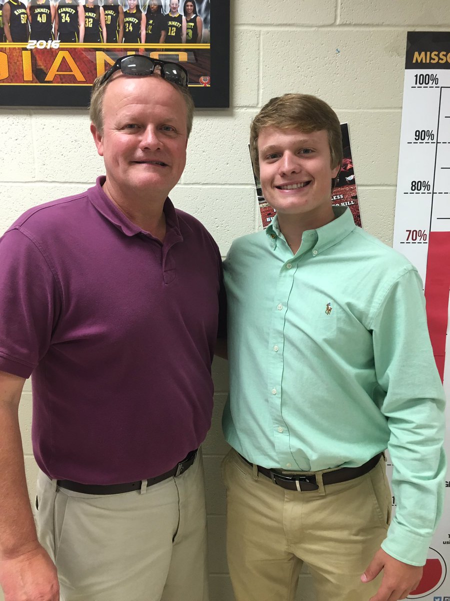MarkyD04's tweet photo. S/O to @zane_wallace4 for getting inducted into national honor society!
#neverforme #onetime https://t.co/XrWPHJrBtS