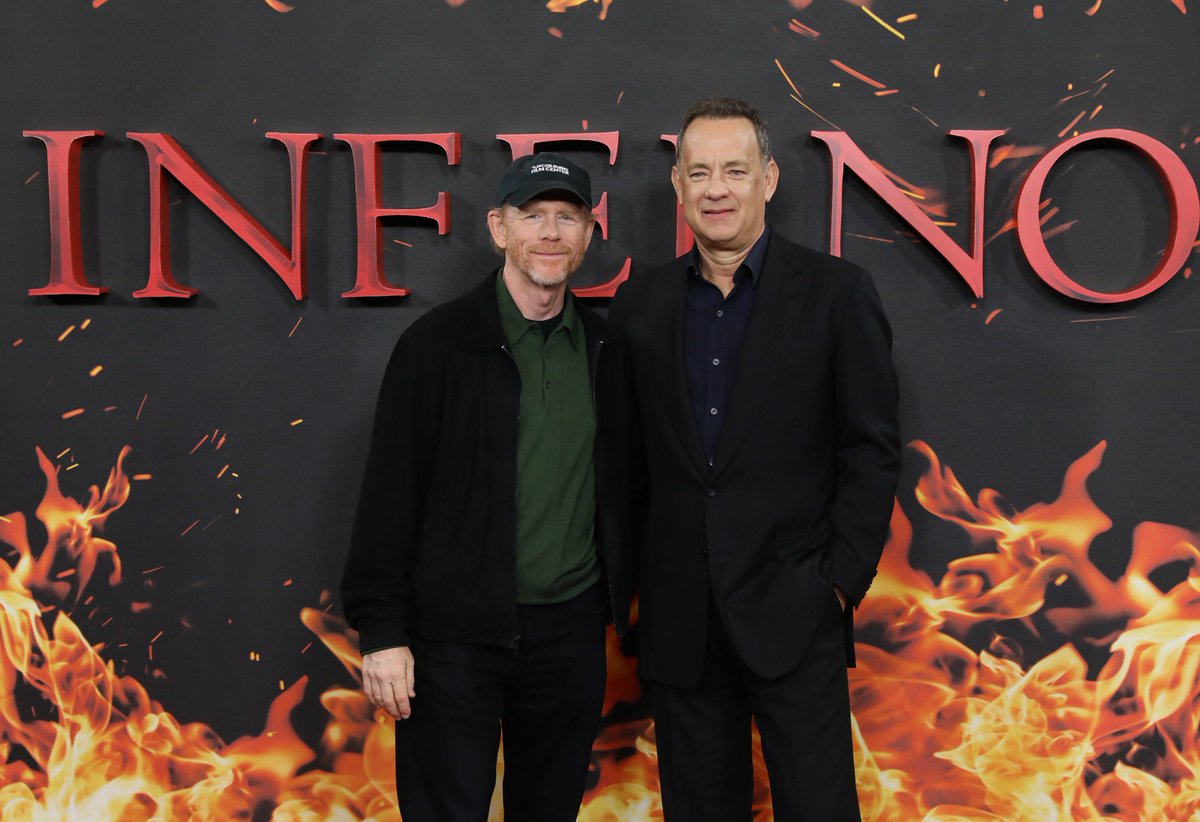 TomHanksFrance's tweet photo. Nouvelles photos de Tom Hanks au photocall d'#Inferno à Londres  ce 12 Octobre: https://t.co/dGZvmdMZ9x #TomHanks https://t.co/8pRWKvtNSo