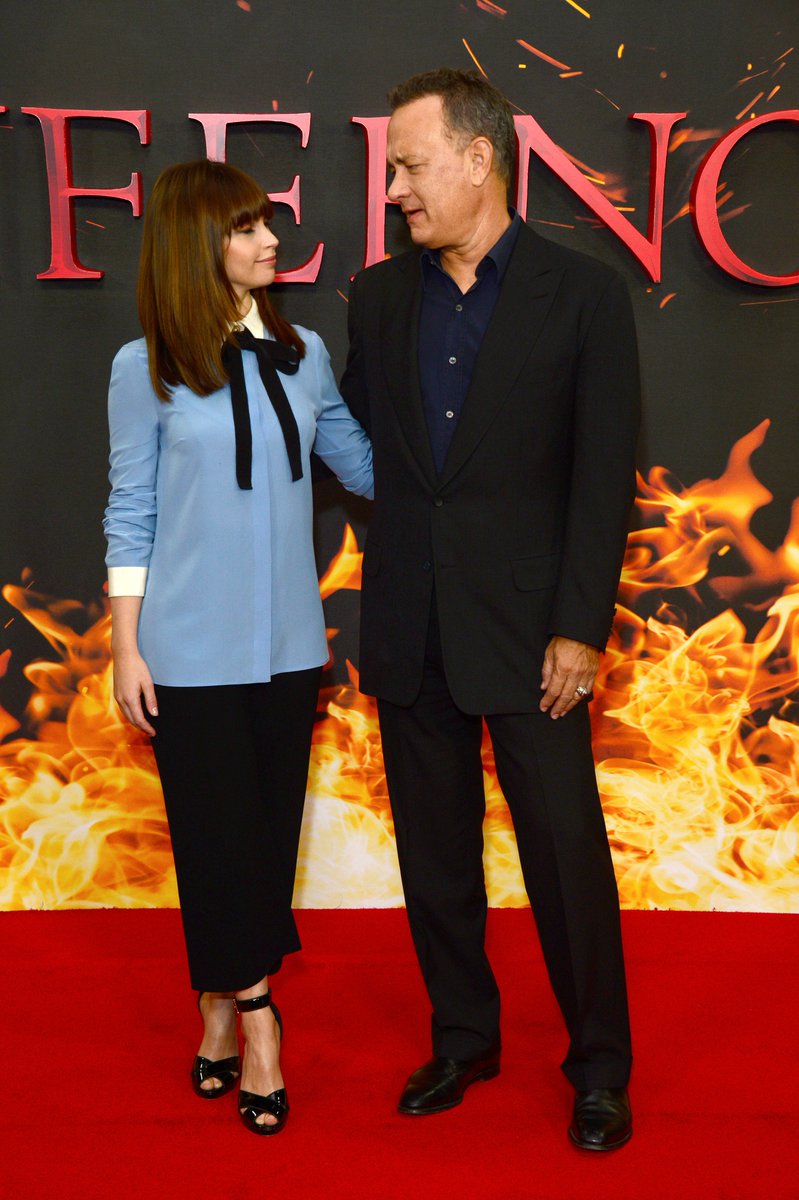 TomHanksFrance's tweet photo. Nouvelles photos de Tom Hanks au photocall d'#Inferno à Londres  ce 12 Octobre: https://t.co/dGZvmdMZ9x #TomHanks https://t.co/8pRWKvtNSo