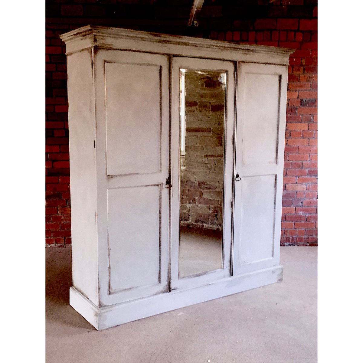 DMatchstick's tweet image. Handsome and grand triple Edwardian wardrobe #vintage #greatatwhatwedo #edwardianfurniture #Redesign