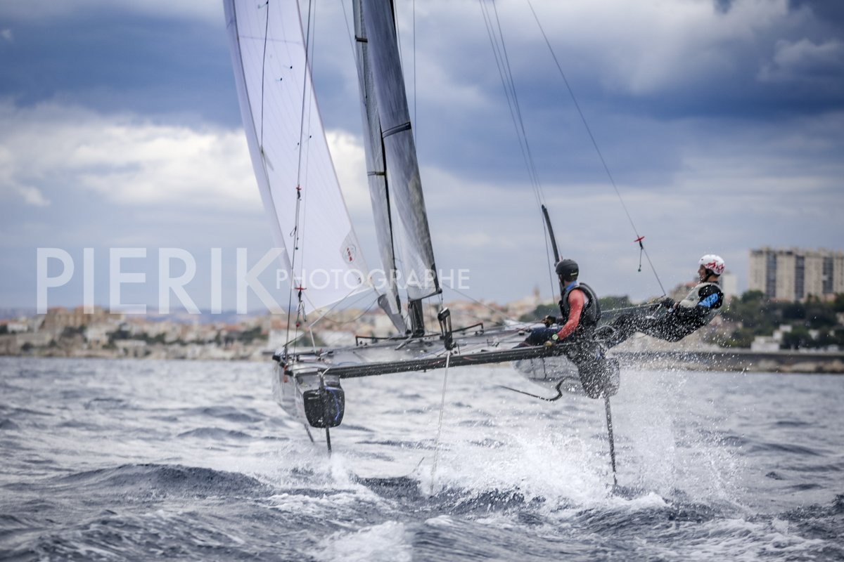 PierikJ's tweet photo. @MarOneDesign Marseille One Design Journée d'entraînement @DidierReault @DimitriDeruelle #hydrofoil #Marseille @PhantomInt @GC32RacingTour https://t.co/F0SKaJ9Cn2