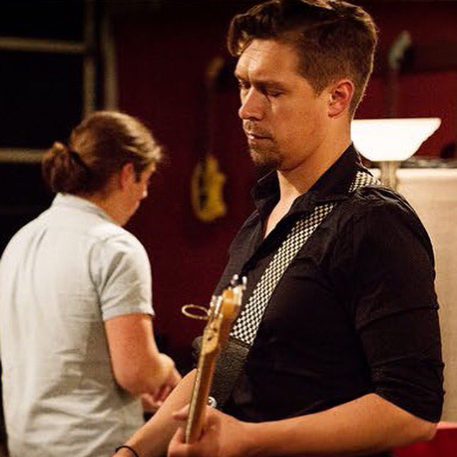 IsaacHansonFans's tweet photo. Oh the hotness 😍😍😍❤️ #isaachanson #hanson #PlayEP https://t.co/8RqcITaAhL