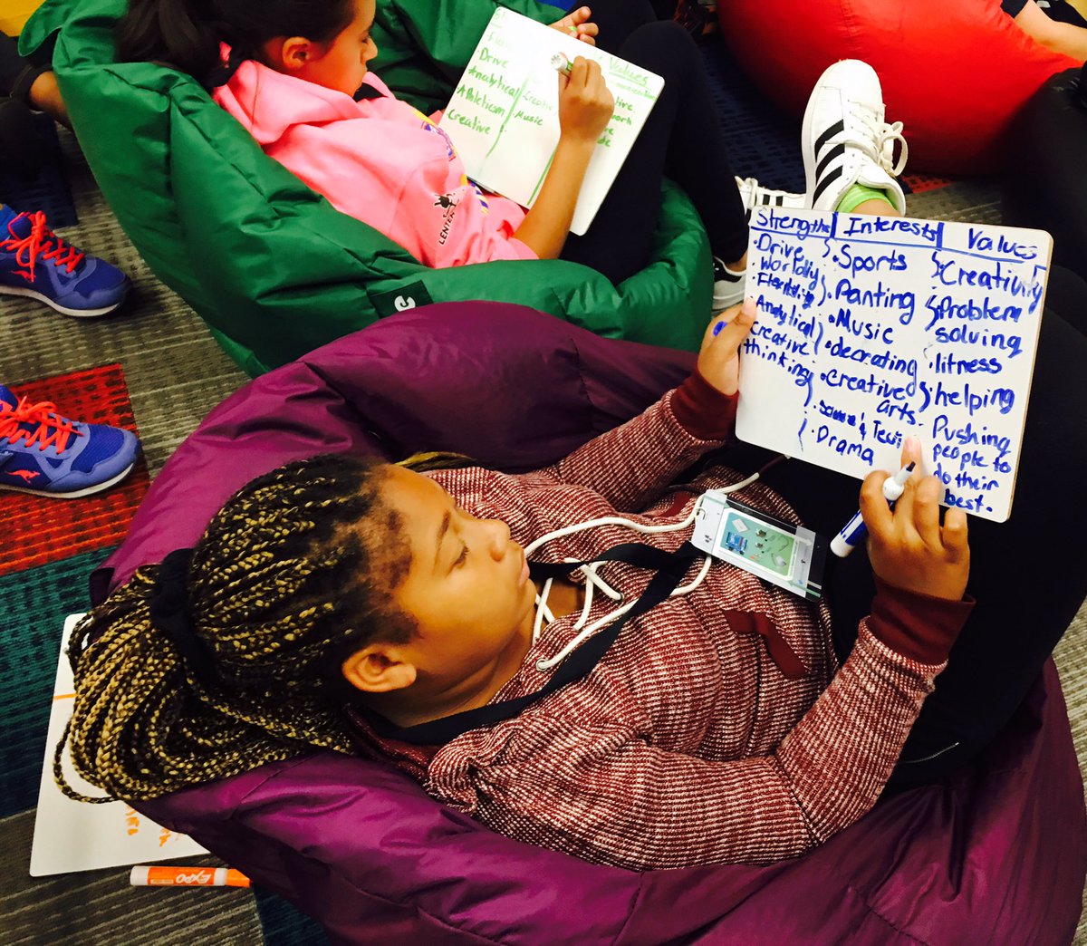 CV_InnovationSt's tweet photo. Ss from Mr. Figueroa's 6th grade class @Heritage_Hawks exploring strengths, interests, &amp; values w/ the help of @thrively. #WorldOfWork https://t.co/IelRxPlQjZ