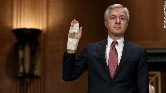 cnnbrk's tweet photo. CEO John Stumpf retires, Wells Fargo says, a stunning downfall for one of industry's most powerful banking figures. https://t.co/mqEeElijx9 https://t.co/17FpKBPt5y