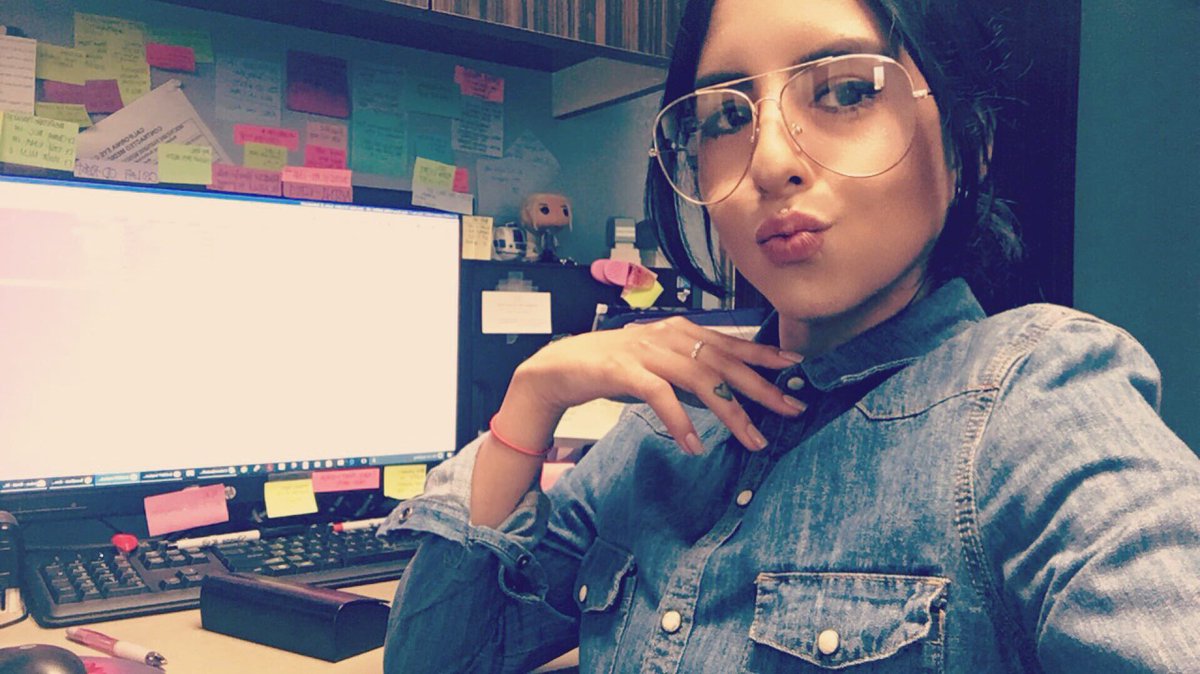 user694201111's tweet image. My workstation is where all post-its go to die. #MedicalCoderProblems