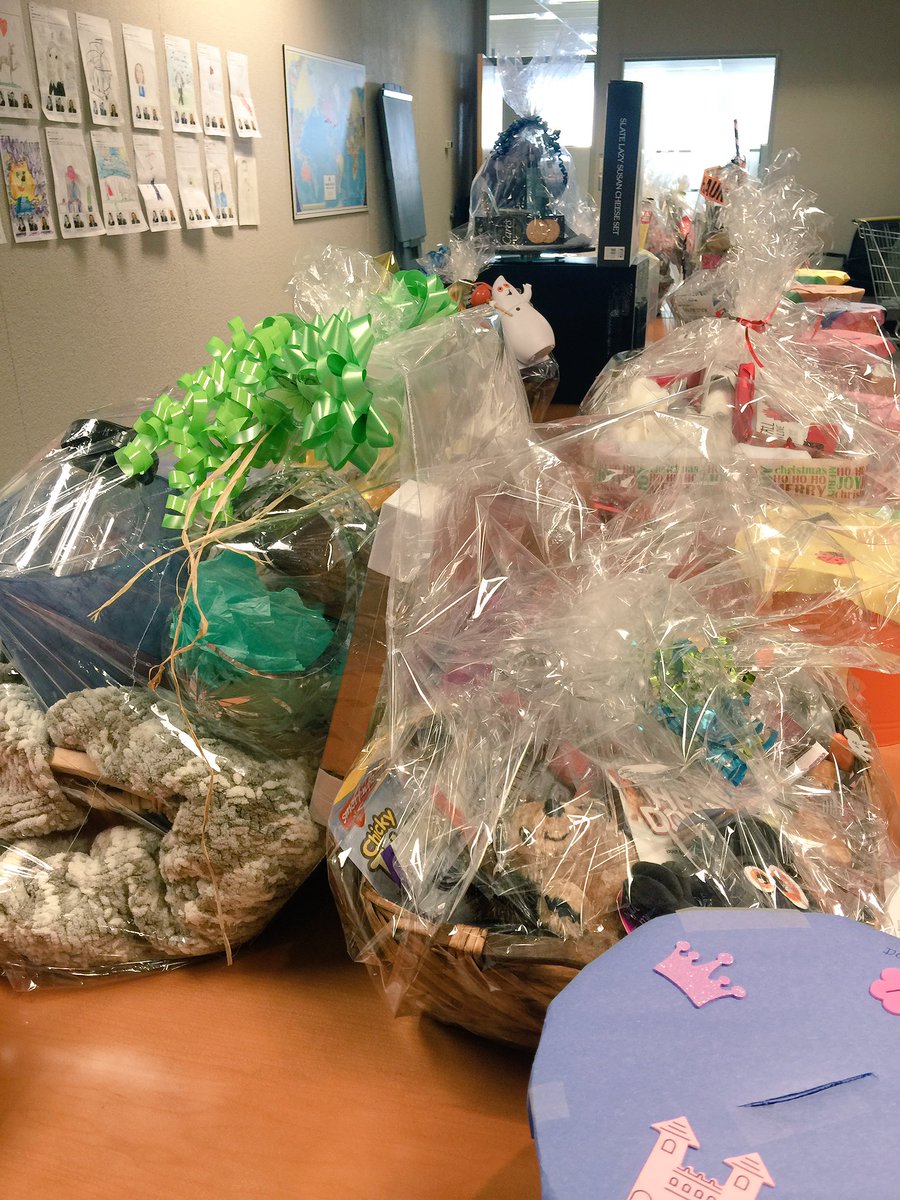 _sHundal's tweet photo. #PACVITSO continues its campaign w.  annual Basket Raffle!! An amazing variety of baskets donated by teams around the office! #CRACC #IGive https://t.co/wC91aqMvCc
