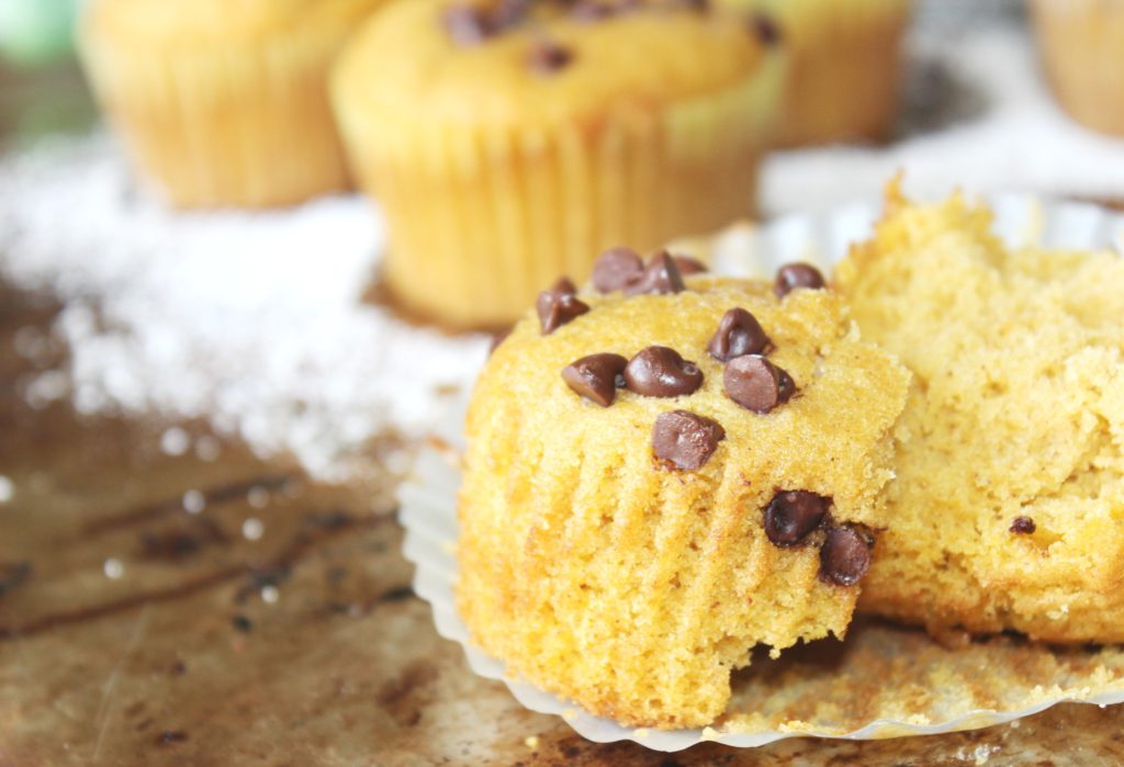 ChicnSavvy's tweet photo. Moist Pumpkin Chocolate Chip Muffins https://t.co/CdbyEID5Ev https://t.co/6pMi8Zhbu3