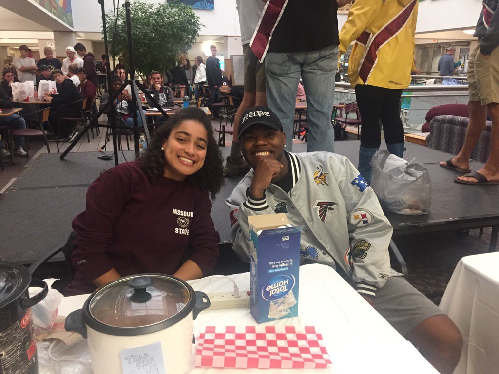 DeeSiscoe's tweet image. Chili Cookoff getting underway @MSU_PSU @MSUs_ABC Good luck all! @MissouriState @DrMicheleS @ThomasALane