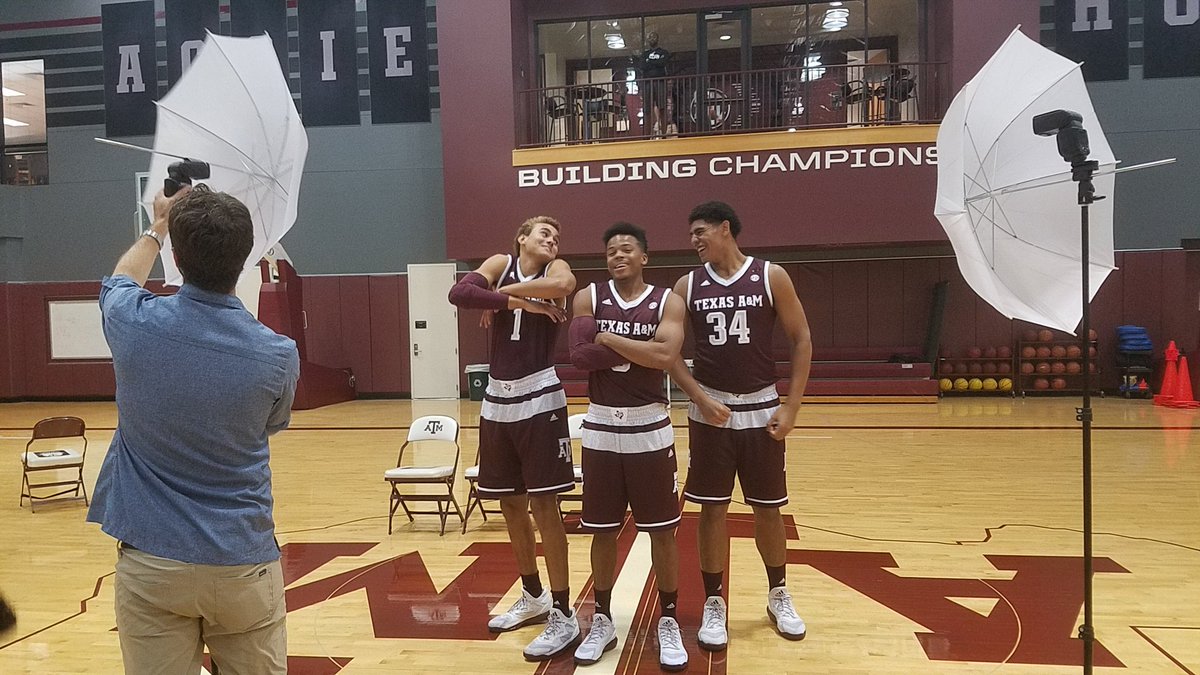 Ben_Baby's tweet photo. Plano West's D.J. Hogg, Madison's Admon Gilder and Plano West's Tyler Davis hanging out on A&amp;M hoops media day. https://t.co/pFXqeny6Qk