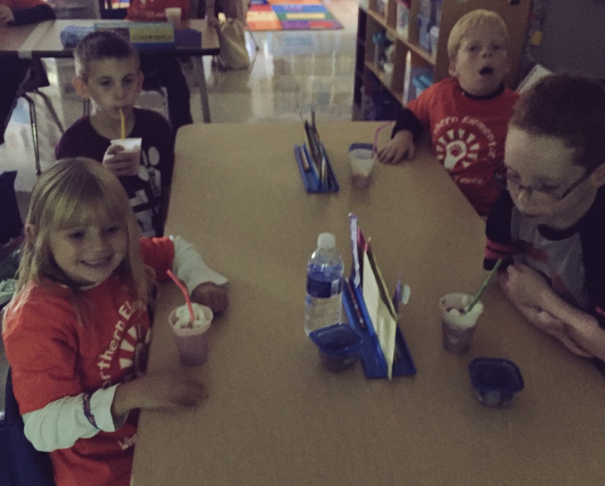 mrskbobby's tweet photo. #Smoothies #homework party! https://t.co/oPWvTnQbT3