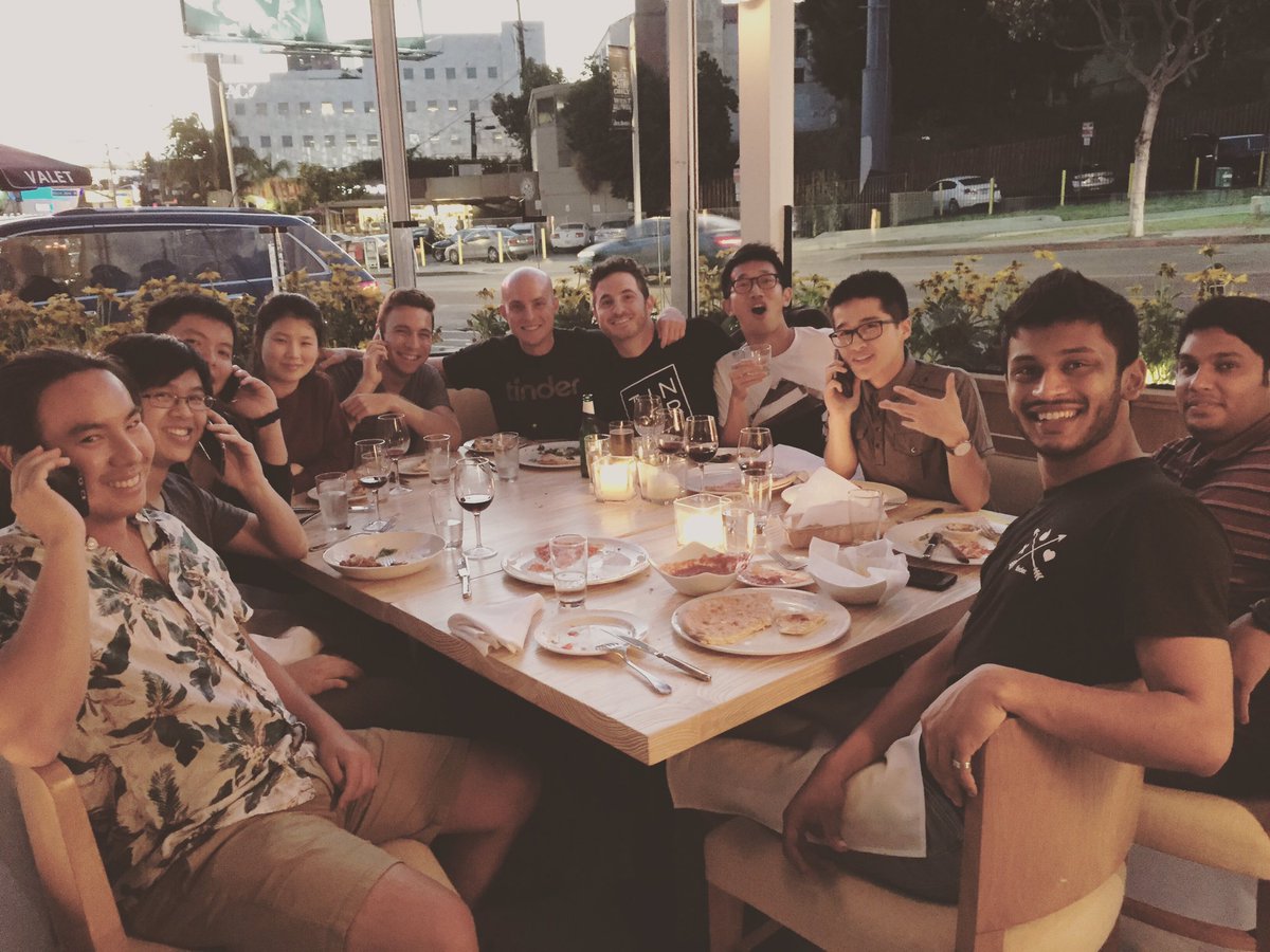 Drinks and dinner to welcome newest members of <a href="/TinderTeam/">Tinder Team</a> #wearetinder #bestengineers #bestpms on the 🌍💪 <a href="/AreteRoss/">Alex Ross</a> 🙌