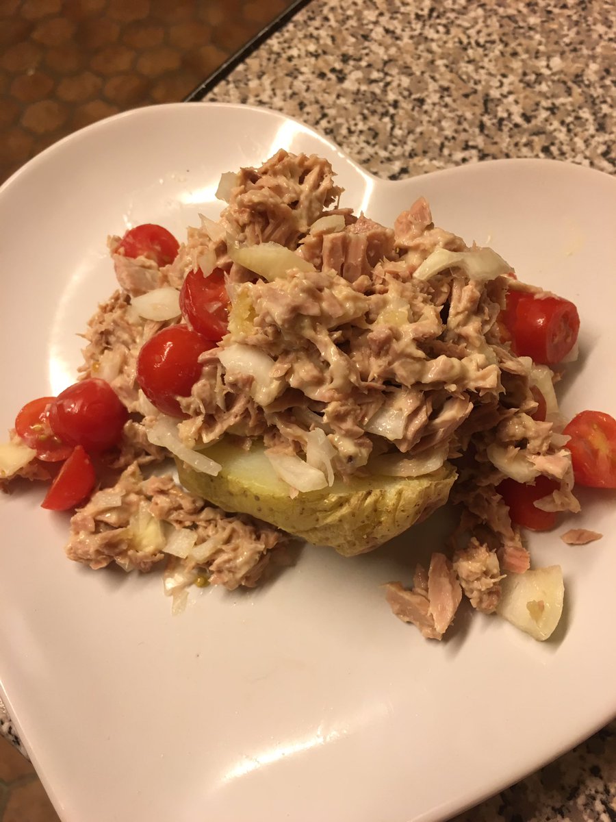 manff26's tweet photo. I did it - 100% back on plan for a full day. Even refused biscuits! She's back! #slimmingworld #onplan #speed #cleanesting #mojosback https://t.co/EV2YjfF54W