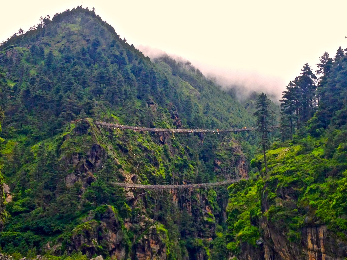 anilmittalus's tweet photo. The famous twin bridge also called #hillarybridge on the way to #Everestbasecamp https://t.co/VzgkHUF2hs
