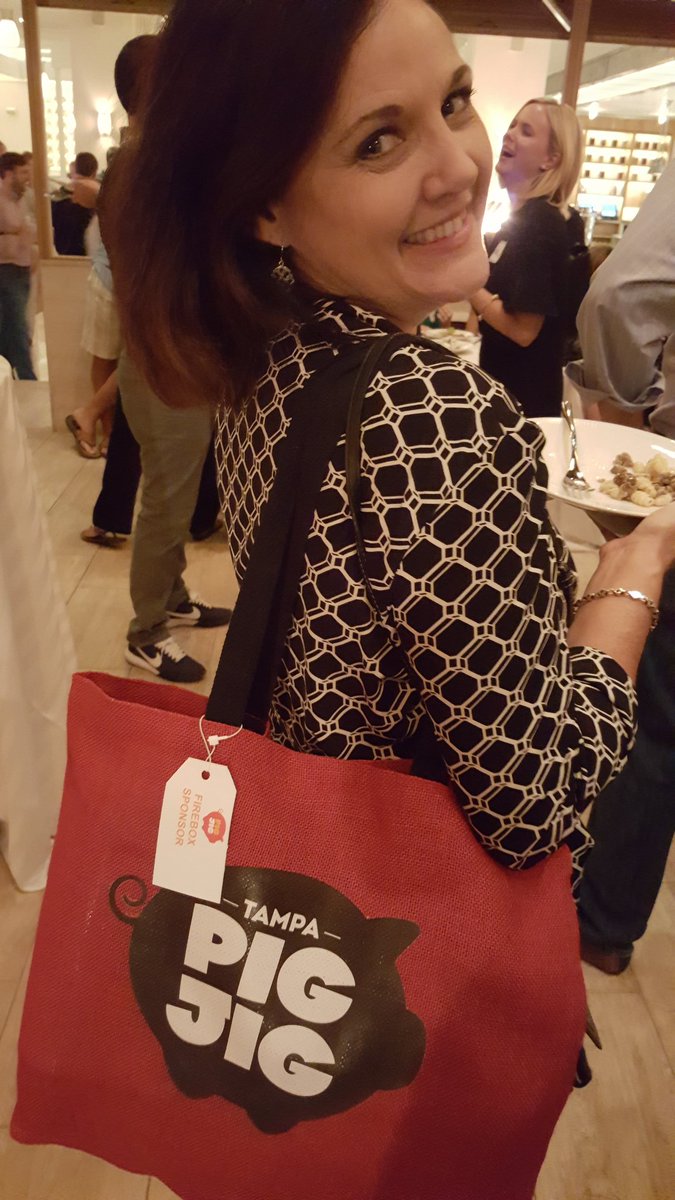 creative_signs's tweet image. @TampaPigJig picked up our sponsor bag! Looking forward to Oct. 22! #nephcure #PositivelyGuide