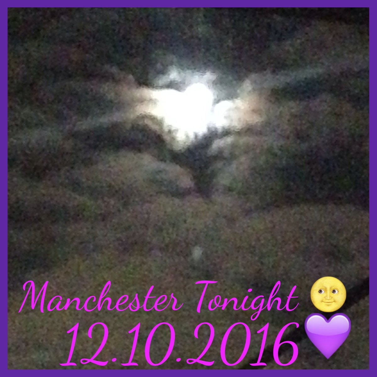 XenaZena1's tweet photo. #Moon #angel #justlookatthat #nofilter #💯 #manchester #moonlight #mcr #loveit #lightingupmygarden #naturalbeauty #moonangel #skyatnight 💜👼🏽🌛 https://t.co/jWhM57yyB9