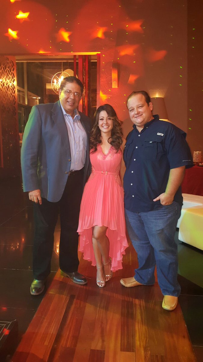 DafGuzman's tweet photo. Anoche junto a Zulu y uno de nuestros más fieles invitados Hector Báez! 🎉 #CumpleDaf2016 #MeridianEventsCenter https://t.co/xQt0wvUXRh