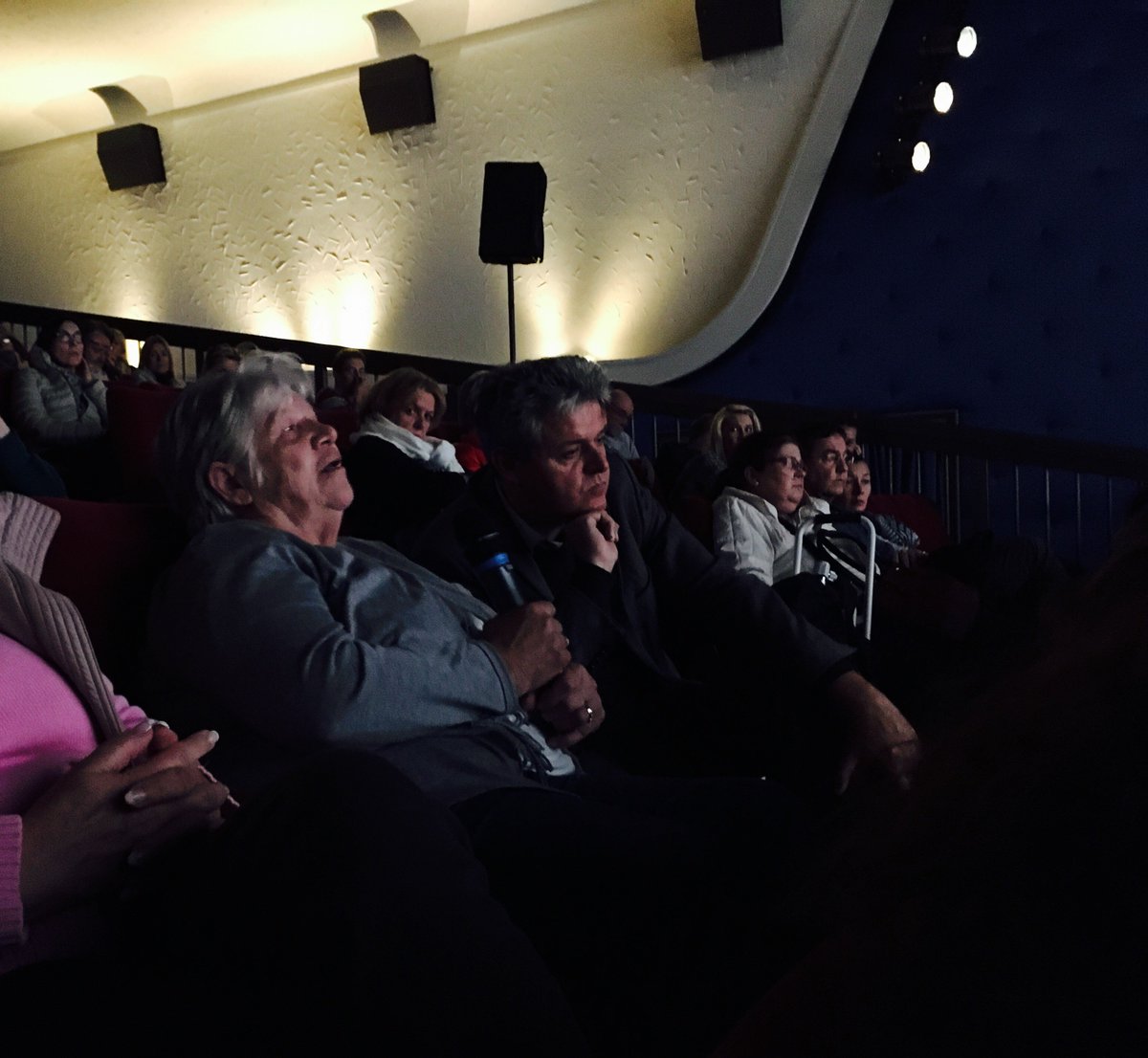 schoenerhandeln's tweet photo. Avant-première allemande de #aunomdemafille a #lindau.L'ambulancier de #kalinka a dit:"J'ai honte de la #JusticeAllemande.Bravo à #bamberski https://t.co/bso0JcKt2X