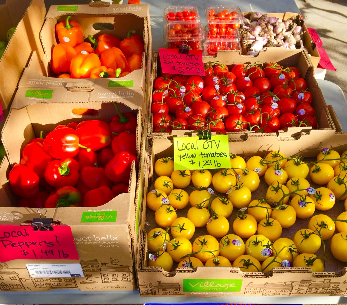 CurbsideFresh's tweet image. We're at @mountpleasantnh til 6pm today. Come &amp;amp; get your fresh local tomatoes &amp;amp; peppers before the storm hits! ⛈#sunshineveg #YVRfood #eatBC