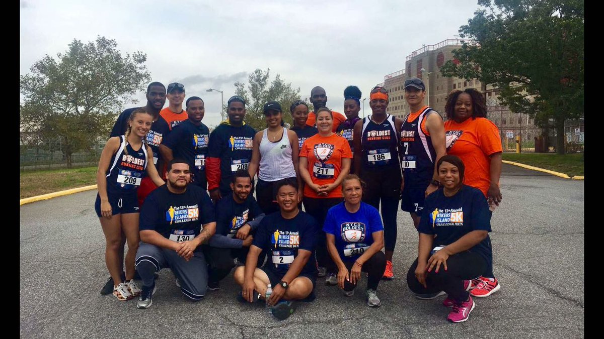 Boldestrunners's tweet photo. NYC Boldest Running Club. 1st Cross Country race, Rikers 5K 2016. #NYCD #Boldestrunners #CobaNYC #OneTeamOneUnit #Boldestfamily https://t.co/L9cgmn4qV0