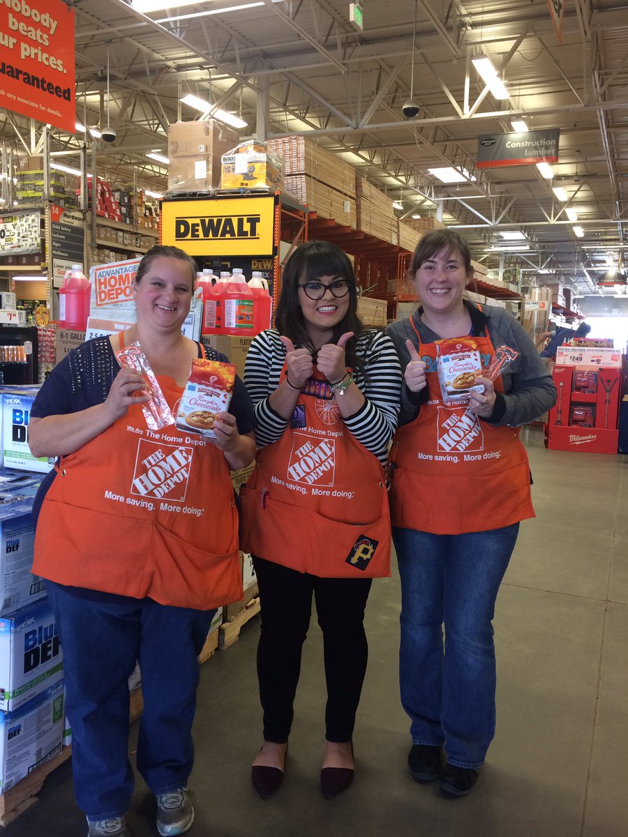 Sure do like my 'adopt-a-cashier' ladies!! This week it is pumpkin cheesecake cookies &amp; hammer pens! #Extreme4417 #CAM2016 <a href="/CAM_THD/">THD_Front End Ops</a> #D53CAM