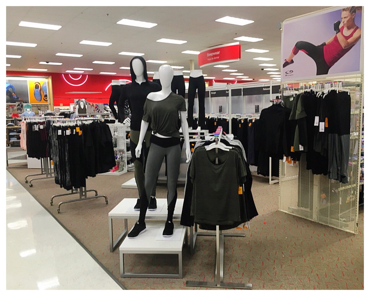kaitstocker's tweet photo. So proud of T2102! Big thank you to everyone who lent a helping hand bringing the #C9 #reinvent to life! #vmtl #oneteamonedream #teamswin https://t.co/xFG0bpSG0m