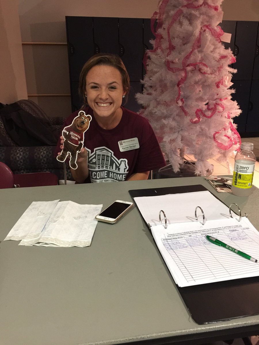 BearsFamilies's tweet image. It's Maroon &amp;amp; White night at the @MSU_PSU! @MOStateHC2016 @MOStateTC @MSUs_ABC @ThetaChiMSU @rachelbee12 #BearsHomecoming