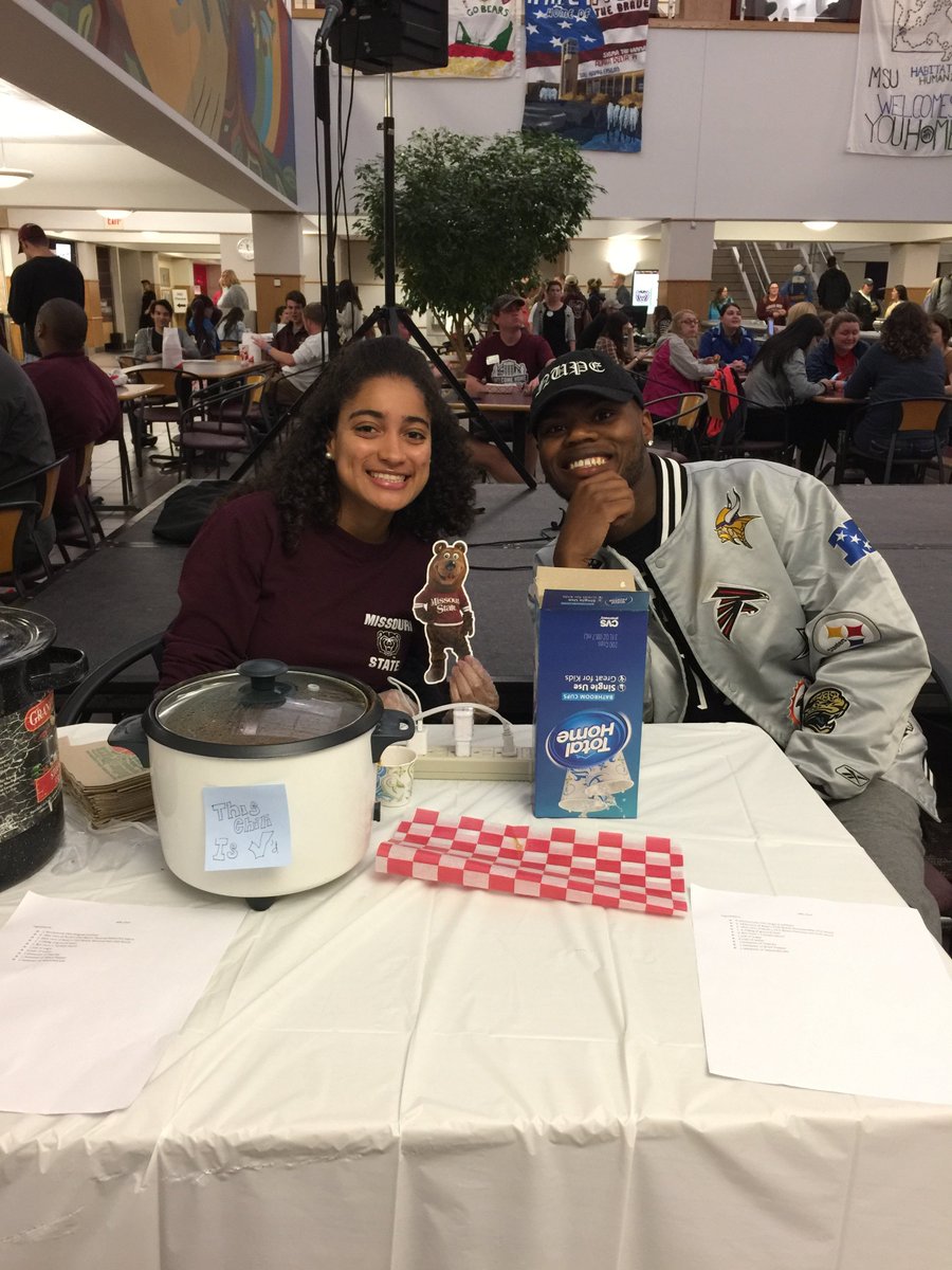 BearsFamilies's tweet image. It's Maroon &amp;amp; White night at the @MSU_PSU! @MOStateHC2016 @MOStateTC @MSUs_ABC @ThetaChiMSU @rachelbee12 #BearsHomecoming