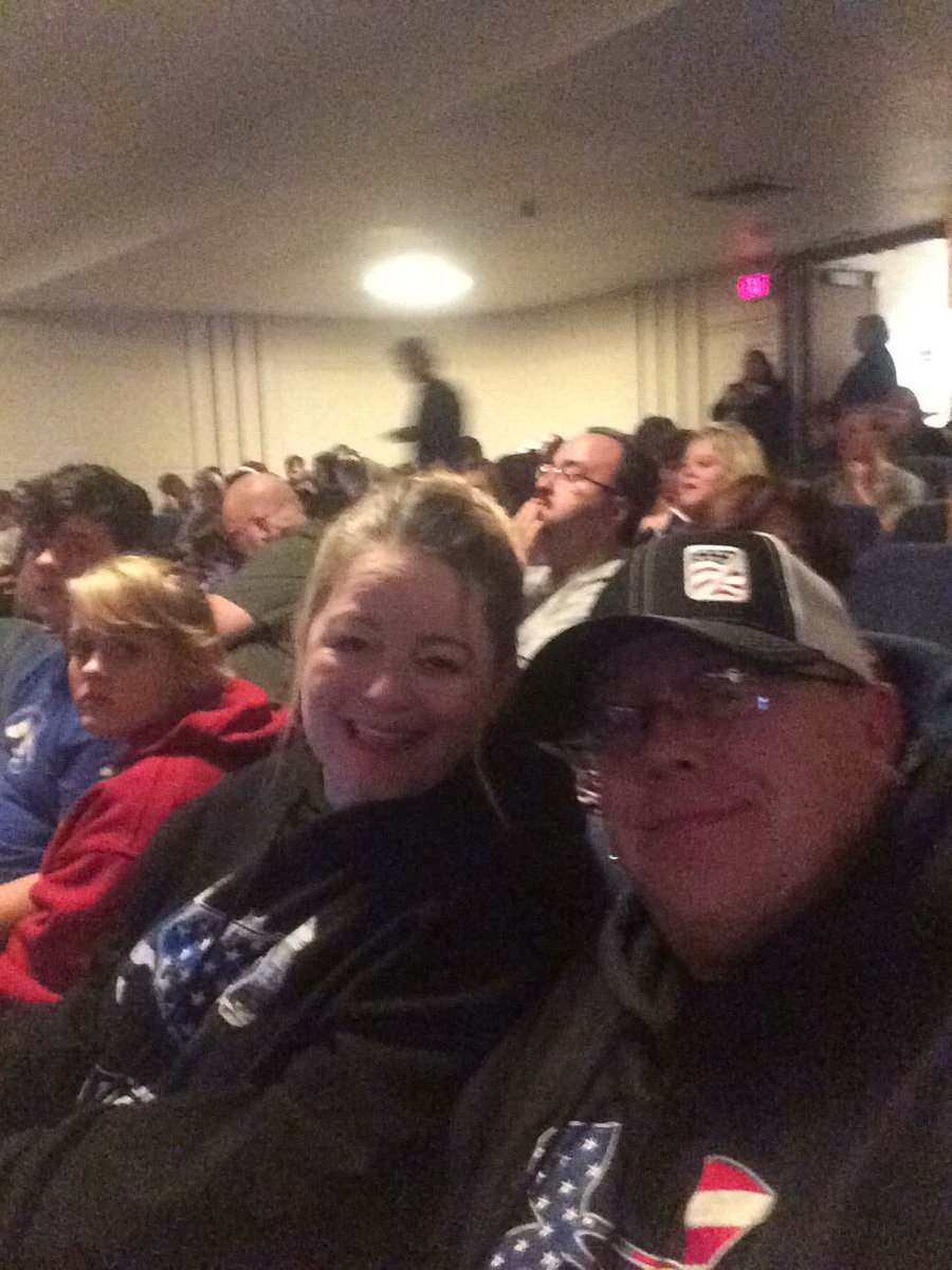 BillyJacksMagic's tweet image. Waiting to see @mikesuper! We love us some magic!