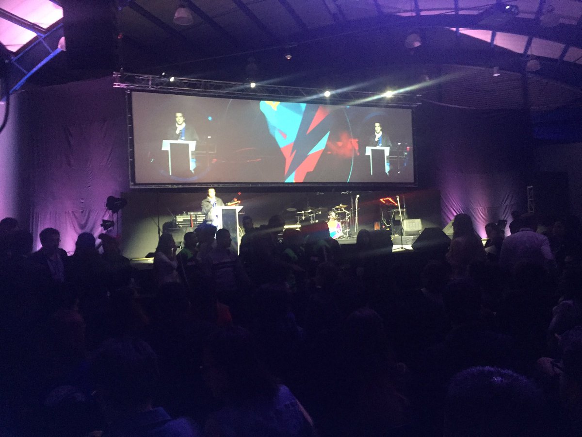 Col5punto0's tweet photo. ¡Estamos a minutos de nuestra inauguración! Tendemos un gran cierre para el primer día de #Col30 en @CorferiasBogota https://t.co/Tv1YBMnlOG