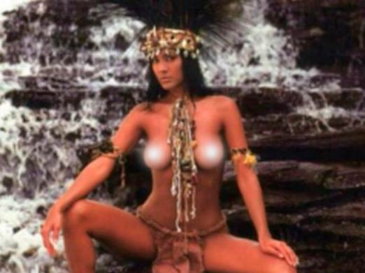 puchero344's tweet photo. Norkys Batista celebra el 12 de octubre desnuda y con las extremidades abiertas porque así recibiría ella al invasor español. https://t.co/GTWp4ljfSj