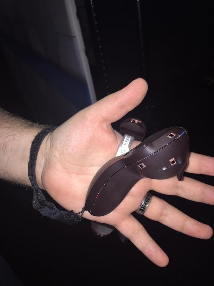 charlesbabb's tweet photo. Living in the future is beautiful. The new VIVE controller! #SteamDevDays #PrototypeLife https://t.co/Ixf2amF2rf