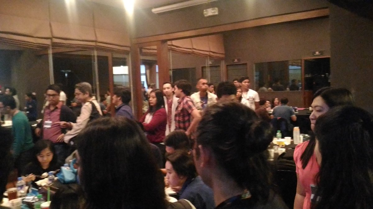 PHPConfPH's tweet photo. Lunch time! #phpconfph2016 #php #php7 #phpughph π https://t.co/yQWMhXKsC2